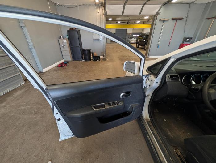 2012 nissan versa 1.8-sl-hatchback with 235732 miles for sale near elk-river, minnesota 00351efc13144e8e9246e84ed4c51896.jpg