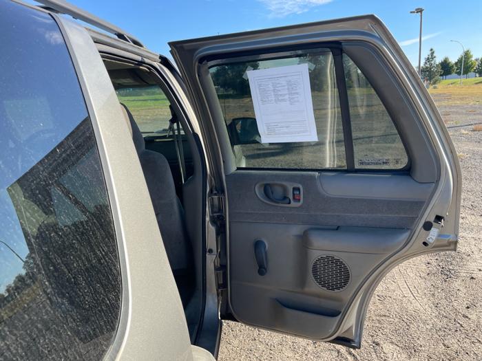 1999 chevrolet blazer 4-door-4wd with 134388 miles for sale near hastings, minnesota 0091f85905b84319aef9e3082af1fcb9.jpeg
