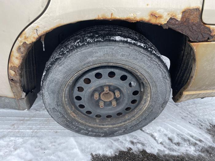 2004 chevrolet impala base with 138515 miles for sale near alexandria, minnesota 00f30f5491ba4539ae89c717d64528ec.jpeg