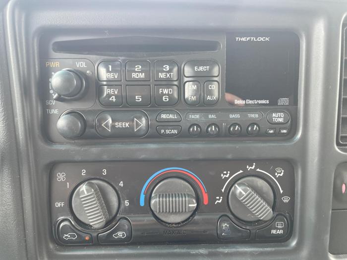 2001 chevrolet suburban 1500 with 236426 miles for sale near elk-river, minnesota 018226148f784e5babbd9bd430ebd759.jpg