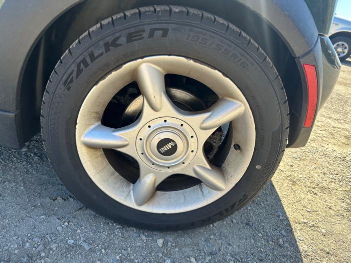 2006 mini cooper convertible with 118442 miles for sale near elk-river, minnesota 0187fbb8e86e4e4bb0c1a1871059d814.jpeg