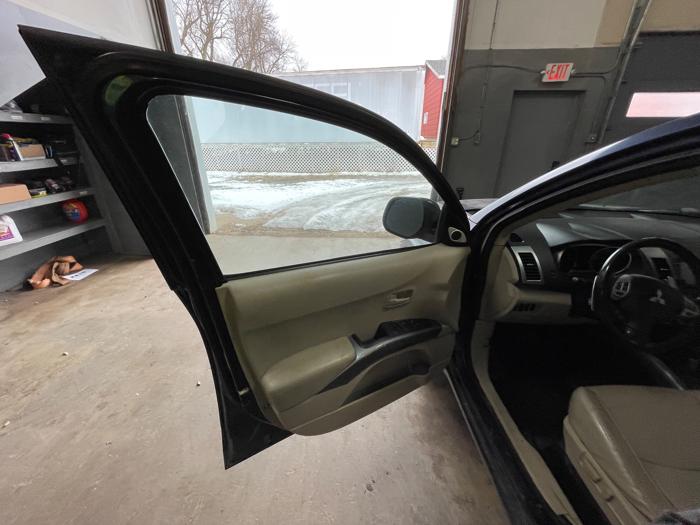 2007 mitsubishi outlander xls-4wd with 138862 miles for sale near elk-river, minnesota 01b2a17c6533443ebc97cf9d093c045b.jpeg