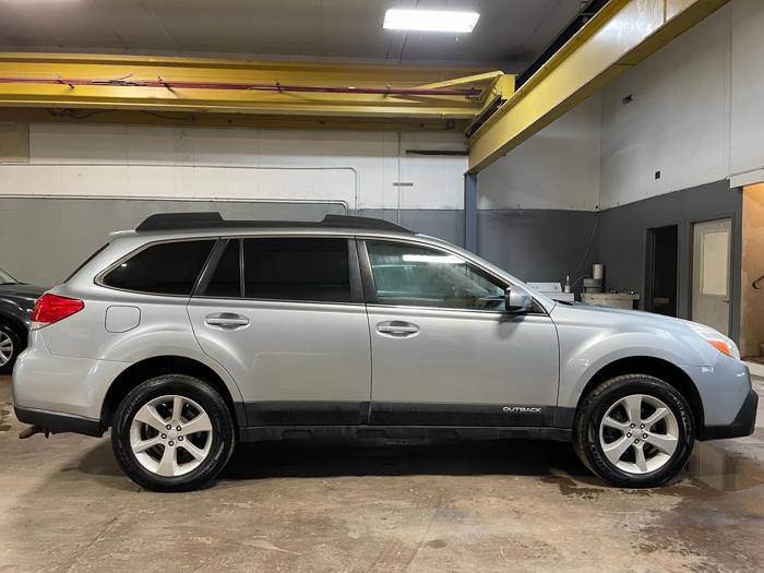 2013 subaru outback premium with 173412 miles for sale near elk-river, minnesota 0204b74c766f46259bfe56713dff4c5e.jpg