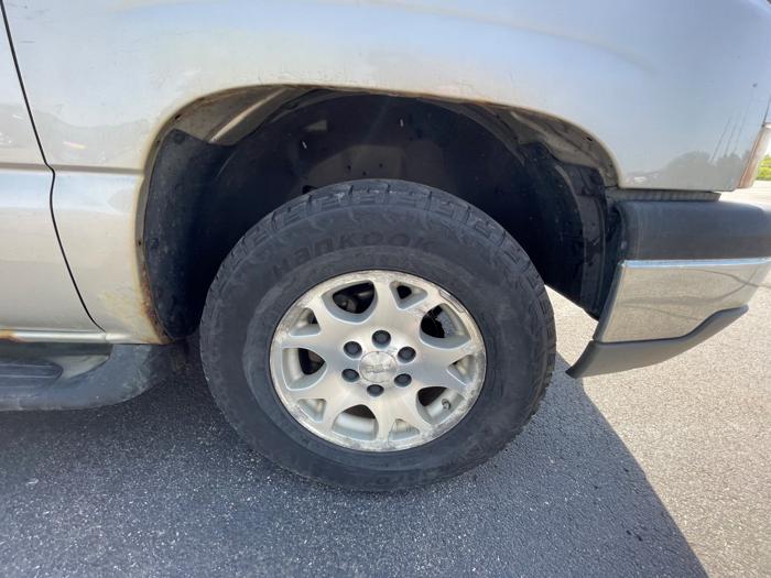 2004 chevrolet avalanche 1500-4wd with 252649 miles for sale near clearwater, minnesota 02248f212cd34a04b4fb27aa091ecce3.jpeg