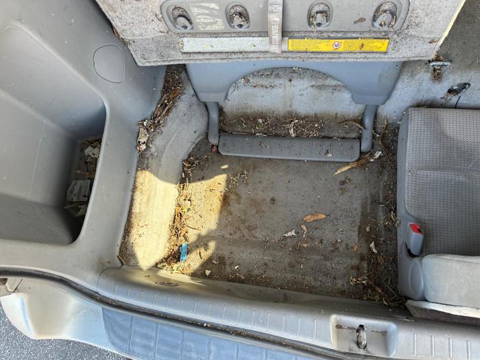 2006 toyota sienna le-7-passenger with 186110 miles for sale near elk-river, minnesota 023b9a16734f48a88e69f12f09e33495.jpg