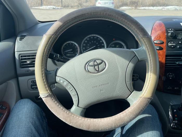 2004 toyota sienna xle-awd with 220628 miles for sale near shakopee, minnesota 026cb6760e9d46288b42d0d85e0c5e5c.jpeg