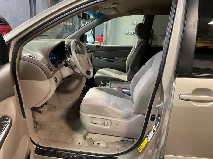 2007 toyota sienna ce with 193713 miles for sale near elk-river, minnesota 029c26f2eff34b4981056e09aa086d13.jpg