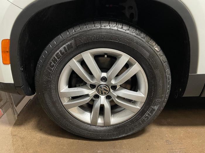 2016 volkswagen tiguan 2.0t-se-4motion with 120819 miles for sale near elk-river, minnesota 02a25646308a4c4891a93b8219deef92.jpg