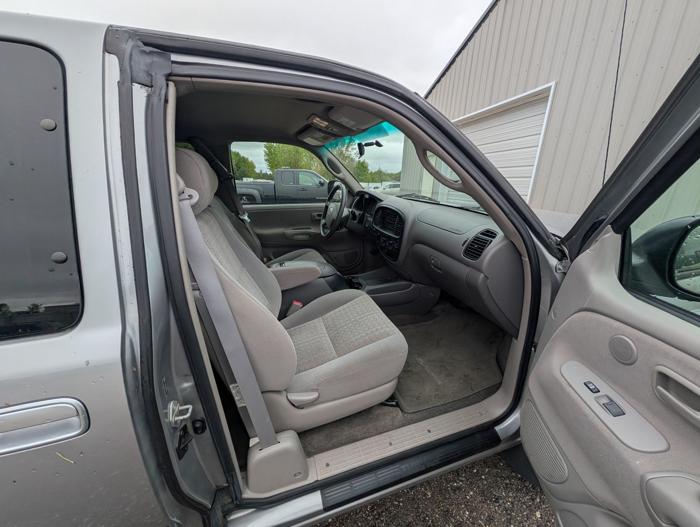 2005 toyota tundra sr5-access-cab-4wd with 95543 miles for sale near elk-river, minnesota 02f939f2322f47e0be509f15d52f88ed.jpg