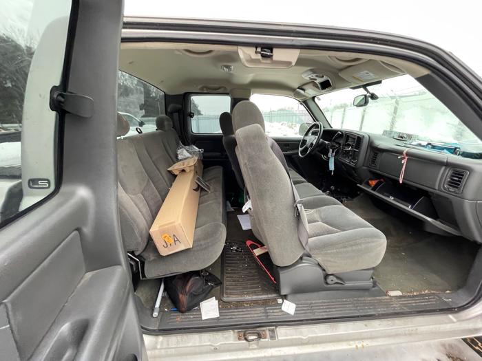 2004 chevrolet silverado-1500 ext.-cab-short-bed-4wd with 157564 miles for sale near elk-river, minnesota 033c2ebeb8e844998556253e992b7d0e.jpeg