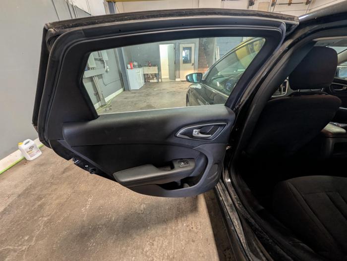 2016 chrysler 200 limited with 170995 miles for sale near elk-river, minnesota 0365e550b9164d8385dc1be76c1b2ac5.jpg