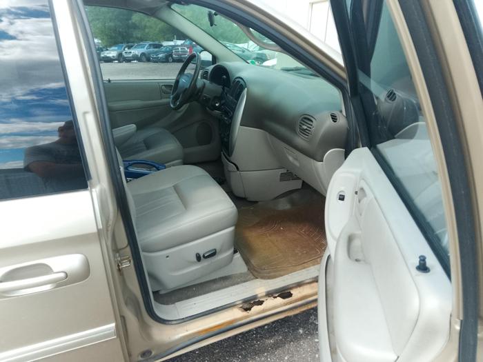 2006 chrysler town-&-country touring with 173423 miles for sale near elk-river, minnesota 037622d6218f49f98d12f78b00e1bdd0.jpg