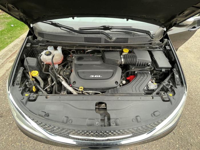 2018 chrysler pacifica limited with 145653 miles for sale near blaine, minnesota 03e4986a78a74400993169b2387e0acb.jpeg