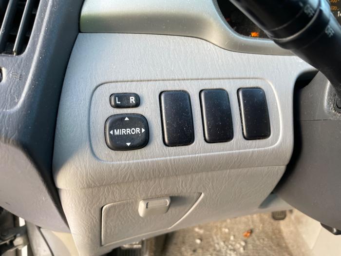 2006 toyota highlander limited-v6-2wd with 273929 miles for sale near fridley, minnesota 043026daf7a6414bb6a9b5eac9de4b5e.jpeg