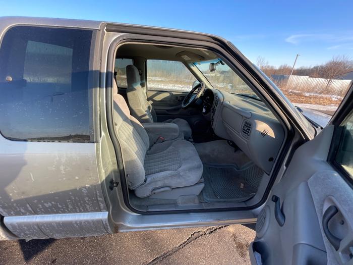 2001 chevrolet s10-pickup ext.-cab-2wd with 146806 miles for sale near elk-river, minnesota 0471fead6dfd4acfb25b68fa88ad9993.jpeg