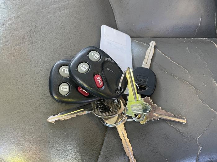 2006 chevrolet suburban 1500-4wd with 211968 miles for sale near elk-river, minnesota 047cee5f704a47b7a44bd715ff0aedc4.jpeg