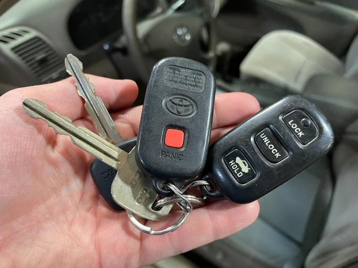 2004 toyota camry le with 328065 miles for sale near elk-river, minnesota 0490a366e00e49e6bc76a0df3aa06588.jpg