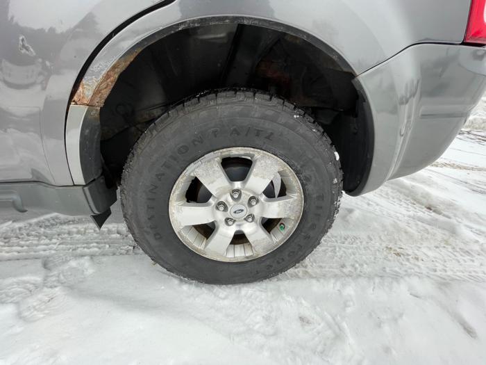 2009 ford escape limited-fwd-i4 with 124170 miles for sale near elk-river, minnesota 04d3684dc20e43eea9ad50bd0a42e1ce.jpeg