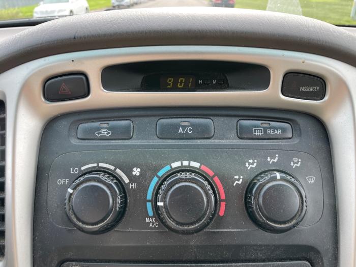 2006 toyota highlander v6-2wd-with-3rd-row-seat with 194228 miles for sale near elk-river, minnesota 052bd2e05c9e4234a18b4b9286092833.jpeg