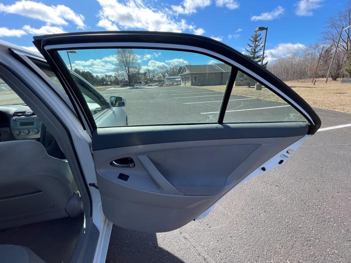 2009 toyota camry ce-5-spd-at with 170528 miles for sale near forest-lake, minnesota 053d4876796445018acd92392d0abea9.jpeg