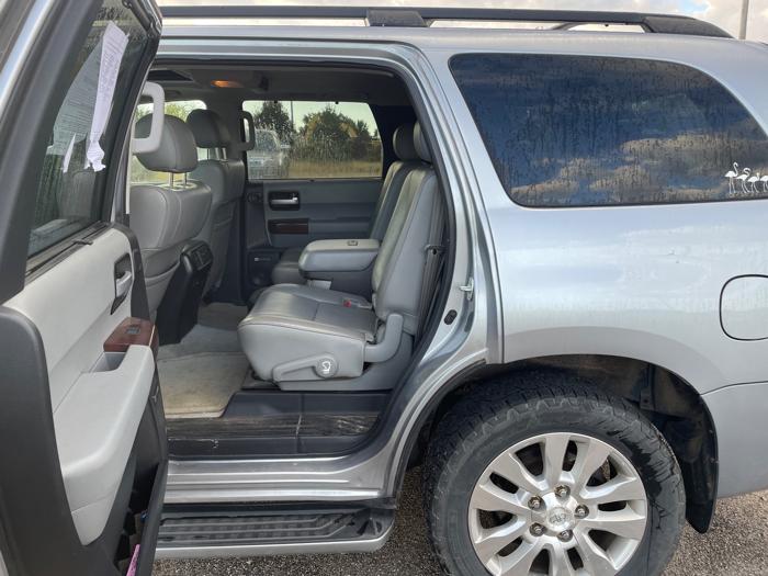 2011 toyota sequoia plantium-4wd-ffv with 210069 miles for sale near hastings, minnesota 057174b02fc8452e97ef355eb3627a62.jpeg
