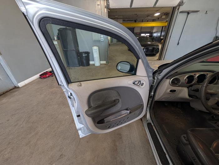 2001 chrysler pt-cruiser base with 140967 miles for sale near elk-river, minnesota 057b9fae3b0342a497ca905494ba003c.jpg