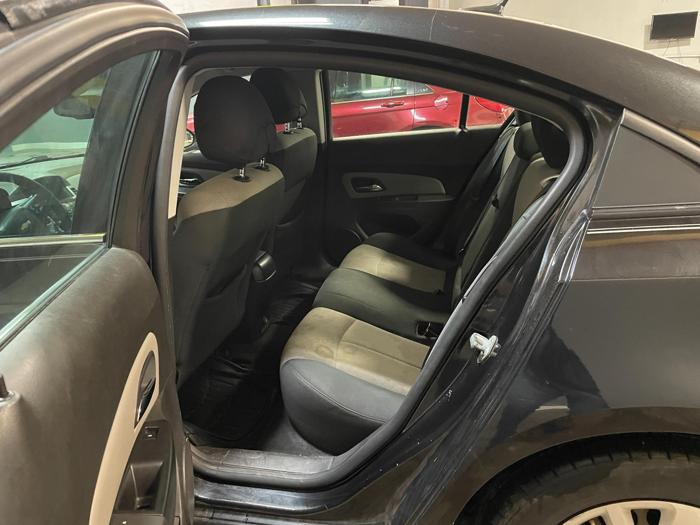 2011 chevrolet cruze ls with 139428 miles for sale near elk-river, minnesota 05b6af372c8c40609d3e52cce4539c8d.jpg