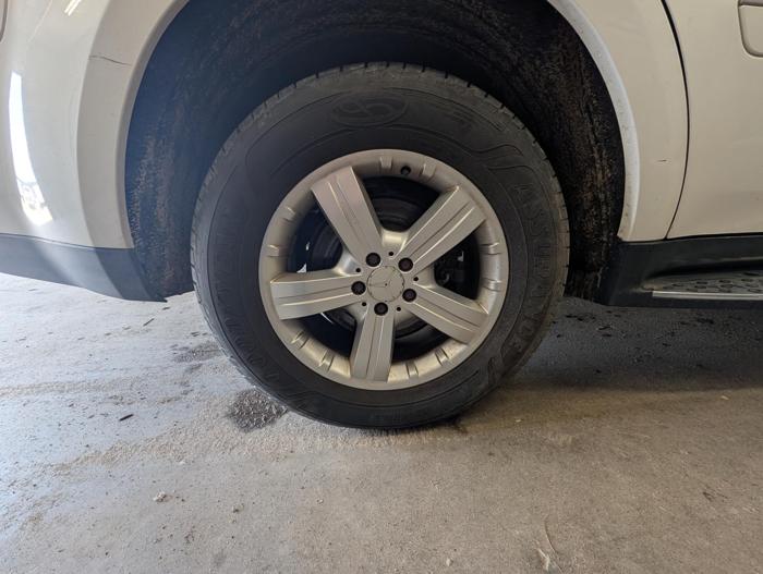 2007 mercedes-benz gl-class gl450 with 195899 miles for sale near elk-river, minnesota 05cf0aeb15f14cff978a317654424853.jpg