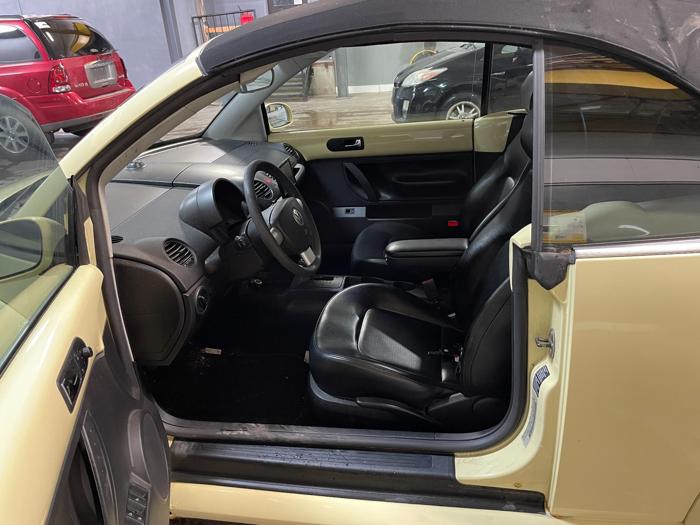 2006 Volkswagen New Beetle