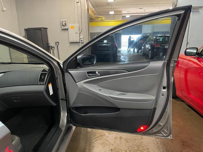 2012 hyundai sonata-hybrid base with 143849 miles for sale near elk-river, minnesota 060ed715964045f6ba924a013f7cc864.jpg