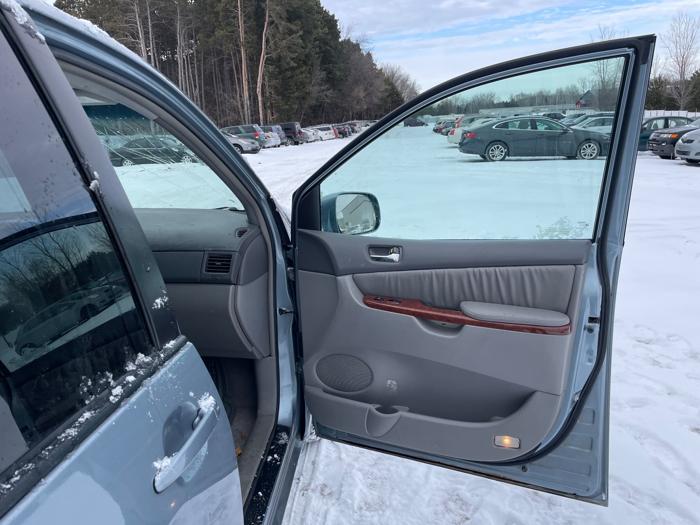 2004 toyota sienna xle with 207105 miles for sale near elk-river, minnesota 06298d45cb6f4c1f8a2cbdae4b44b469.jpeg