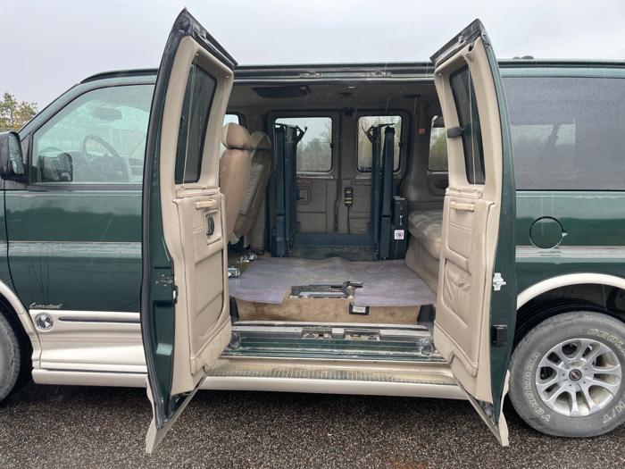 2004 gmc savana g1500-cargo with 193369 miles for sale near elk-river, minnesota 06683f00f8b64d538e8bfafc9dce5865.jpeg