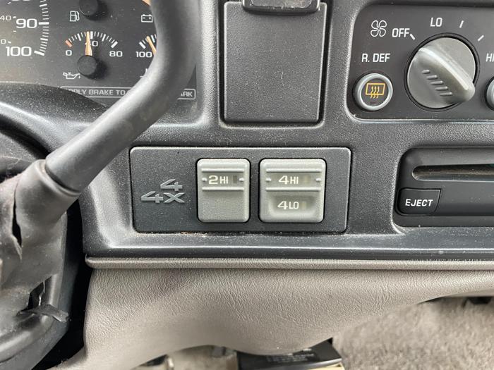 1996 chevrolet suburban with 227941 miles for sale near elk-river, minnesota 066885faddf147b0bd07bf9ac67049da.jpg