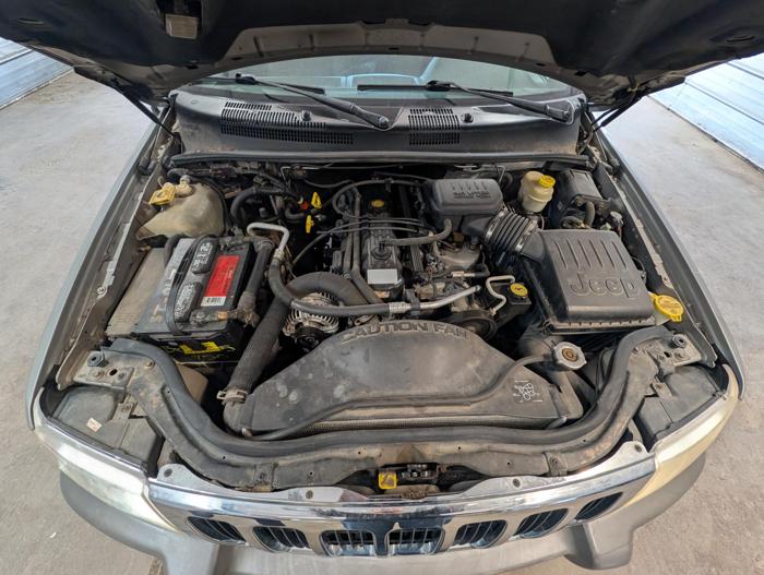 2000 jeep grand-cherokee laredo-4wd with 165709 miles for sale near elk-river, minnesota 0692cfee975345f49ca9b15bd93566f2.jpg