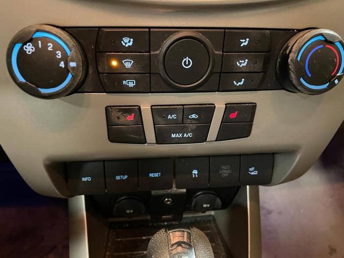 2010 ford focus sel with 182276 miles for sale near elk-river, minnesota 06b528a604eb4353bbf495d53960346e.jpg