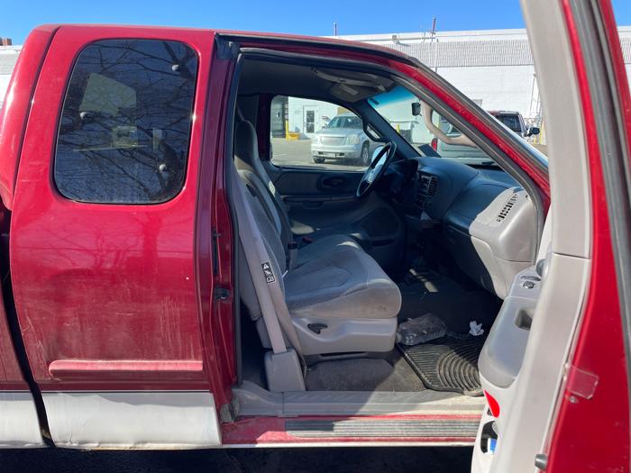 2000 ford f-150 xl with 198114 miles for sale near white-bear-lake, minnesota 06d69dcb20a4467bb260921eeed0556e.jpeg