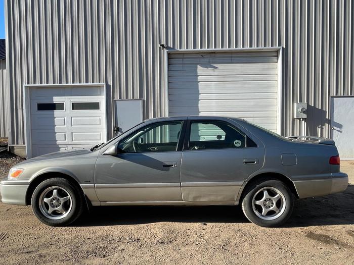 2001 toyota camry ce with 293187 miles for sale near elk-river, minnesota 06f19f06d5814f288971dffd119c4aed.jpg