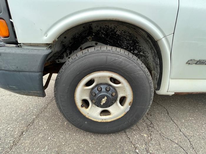 2004 chevrolet express 2500-cargo with 174080 miles for sale near new-hope, minnesota 06fa4a8e44e840c483c7339ad1f79d0e.jpeg