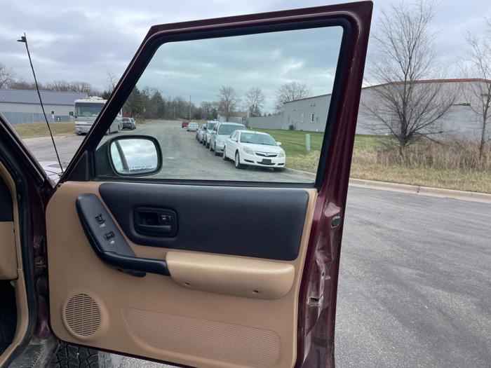 2000 jeep cherokee sport with 169402 miles for sale near elk-river, minnesota 06ff2b79b86b401988104d86a2d12509.jpg