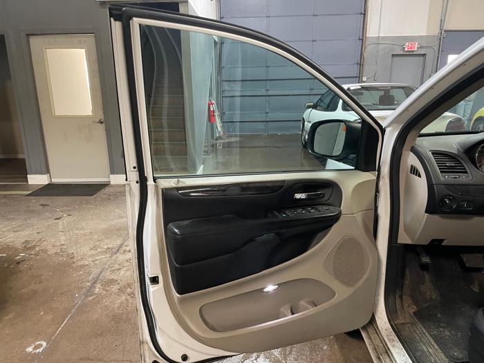 2017 dodge grand-caravan se with 268450 miles for sale near elk-river, minnesota 070e7c91b07141c093555c8d8eec9c03.jpg