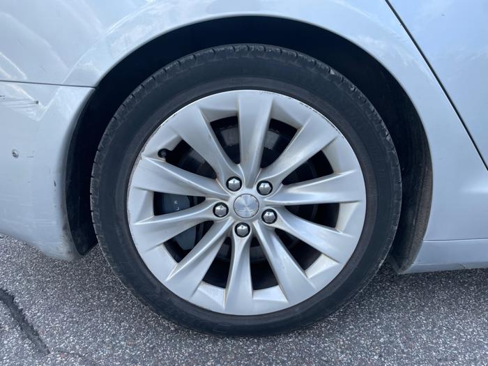 2017 tesla model-s 75d-awd with 101172 miles for sale near elk-river, minnesota 07234acd9ebf459aa8029bb577b60c7a.jpeg