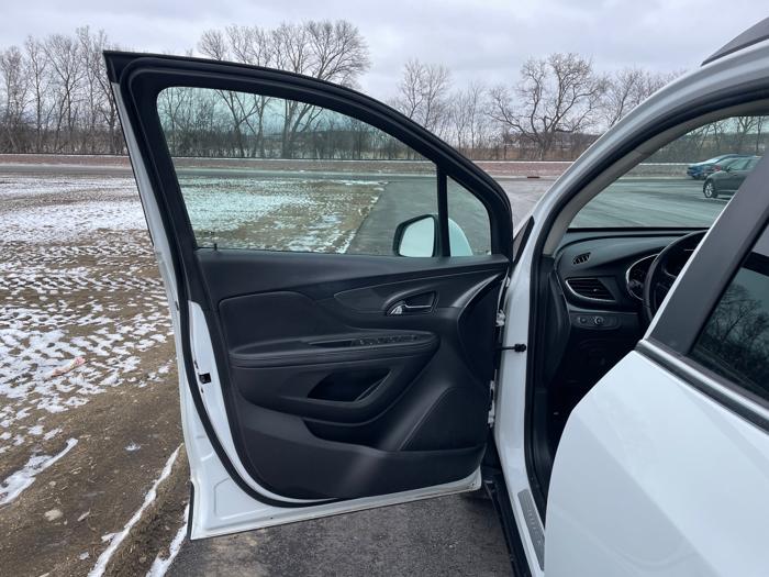 2019 buick encore preferred-awd with 148154 miles for sale near rochester, minnesota 07a6b8e4f728451d925befae283b5d0d.jpeg