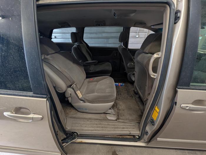 2004 toyota sienna le---7-passenger with 223147 miles for sale near elk-river, minnesota 07b80e52e4464049a201db67a408cc5d.jpg