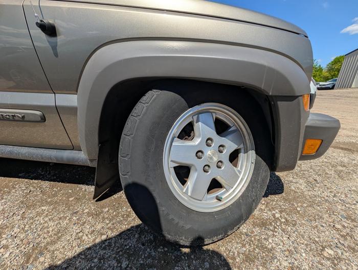 2007 jeep liberty sport-4wd with 128939 miles for sale near elk-river, minnesota 07bc0097511843289b79deef2d273220.jpg