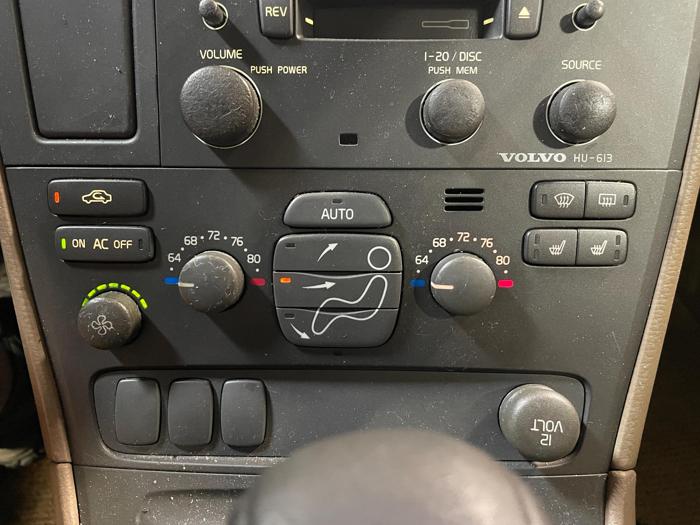2001 Volvo XC70