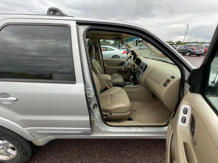 2006 ford escape limited-4wd with 213037 miles for sale near redwood-falls, minnesota 07d8d120f7fe4b8c9333aa34ad5cc5a8.jpeg