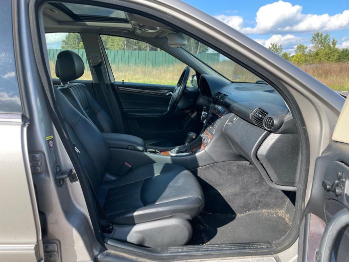 2006 mercedes-benz c-class c350-luxury-sedan with 126290 miles for sale near elk-river, minnesota 0829497d1bf84b88bb6cd224129a7953.jpeg