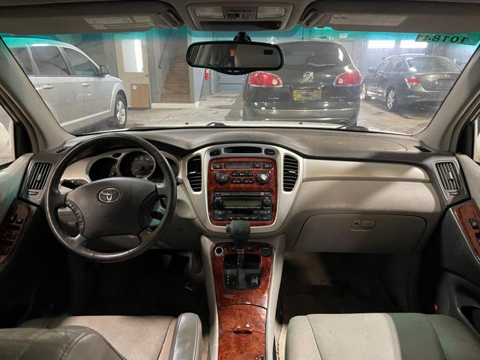 2005 toyota highlander base with 325337 miles for sale near elk-river, minnesota 082e706473b44140afc19fb6315d4b91.jpg