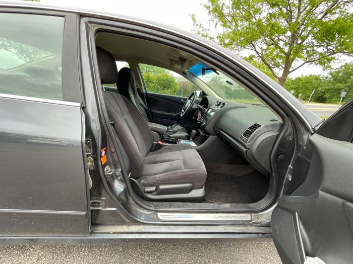 2008 nissan altima 2.5-s with 250779 miles for sale near burnsville, minnesota 08499a87aaee4664b1ddb45b215fa18f.jpeg
