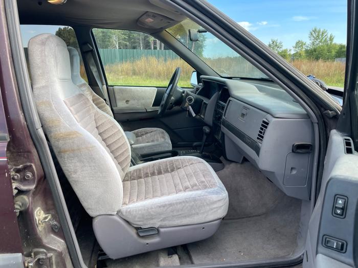 1994 jeep grand-cherokee se-4wd with 166873 miles for sale near elk-river, minnesota 086198bfdeb3407381b326df10674bed.jpeg